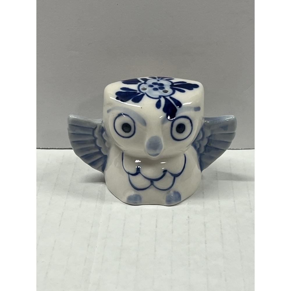 Owl Salt or Pepper Shaker Blue White Delft Style Vintage 2 inches tall